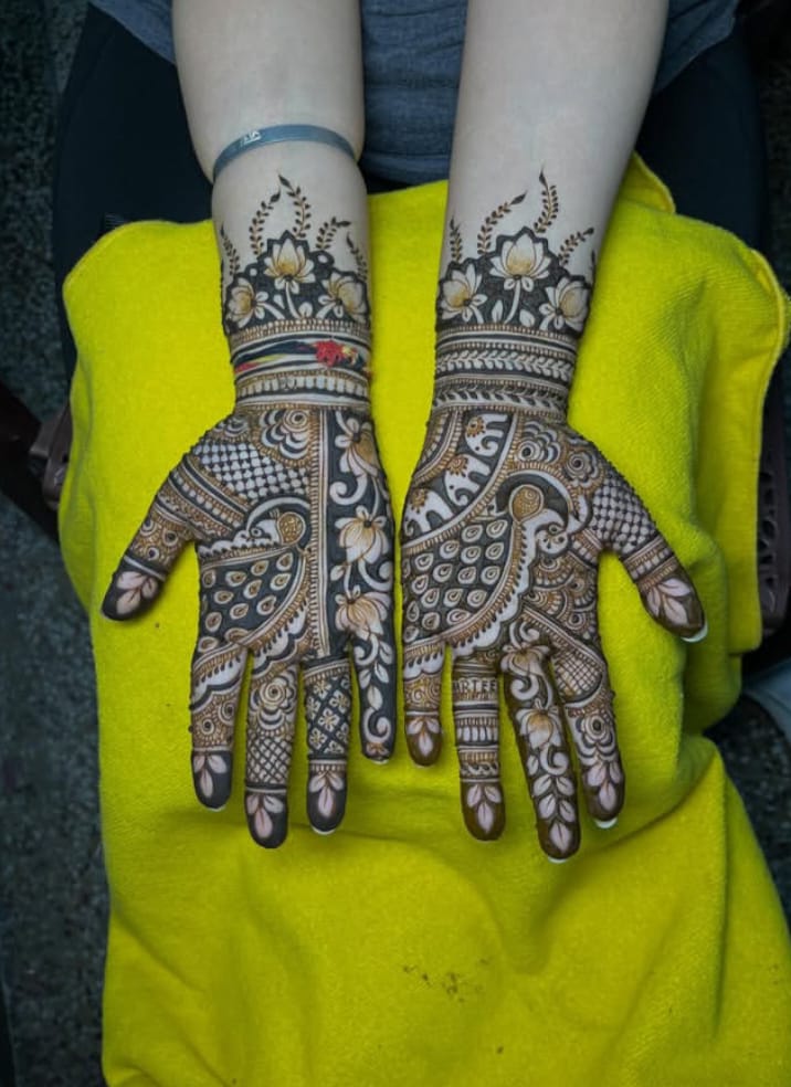 Mehndi Detail — 74